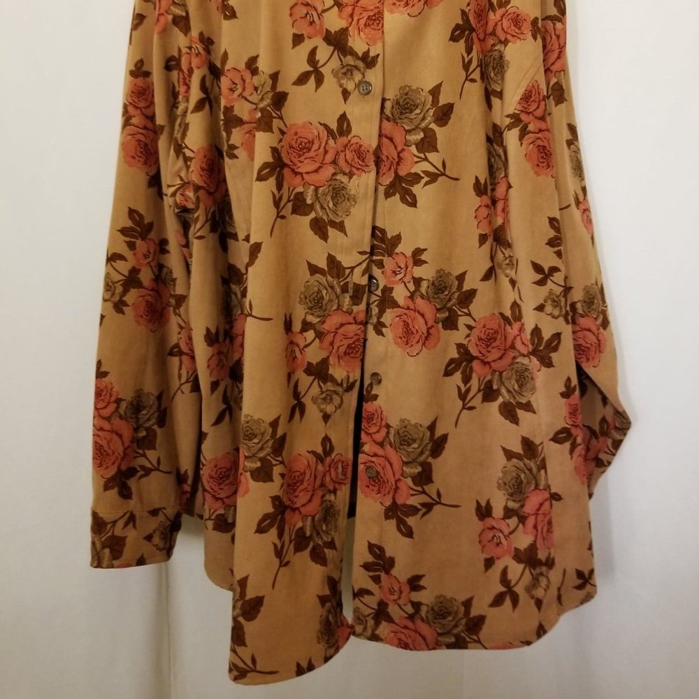 Shirt - Picture 2 of 4